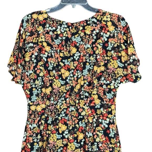 Madewell Dark Floral Flutter Sleeve V-Neck Tiered Midi Dress Size 6 - Picture 9 of 16